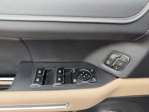 Used 2024 Ford Expedition Limited AWD/4WD image 23