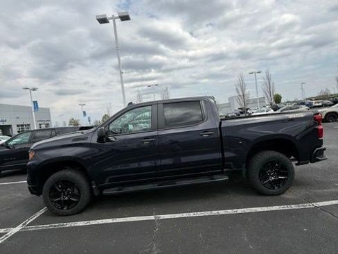Used 2023 Chevrolet Silverado 1500 Custom Trail Boss w/ LPO, Dark Essentials Package image 12
