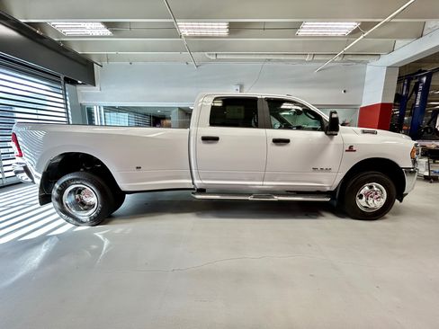 Used 2023 RAM 3500 Big Horn w/ Level 1 Equipment Group AWD/4WD image 11