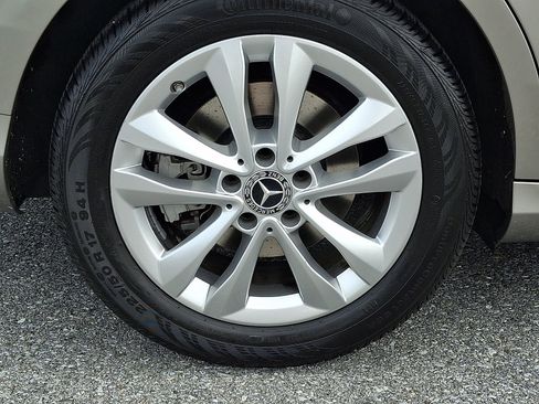 Used 2019 Mercedes-Benz C 300 4MATIC Sedan image 9