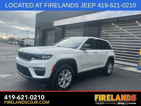 Used 2023 Jeep Grand Cherokee Limited image 3