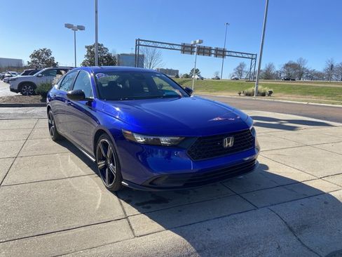 Used 2024 Honda Accord Sport image 2