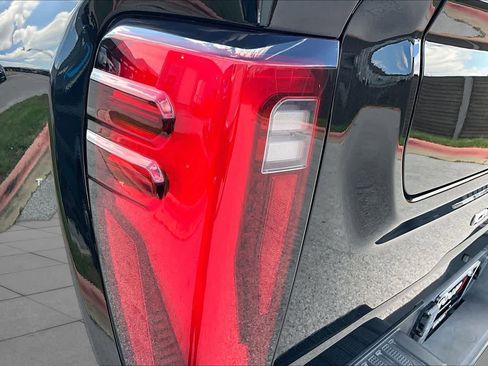 Used 2025 GMC Sierra 3500 Denali Ultimate AWD/4WD image 29