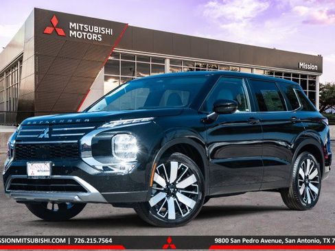 New 2025 Mitsubishi Outlander SE image 1