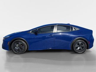 Used 2025 Toyota Prius Plug-In Hybrid video 2