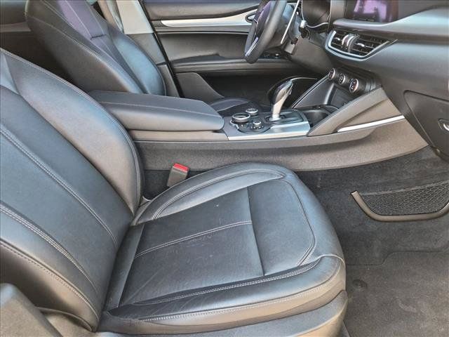 Used 2018 Alfa Romeo Stelvio Sport w/ Quick Order Package 22J Sport AWD/4WD image 20