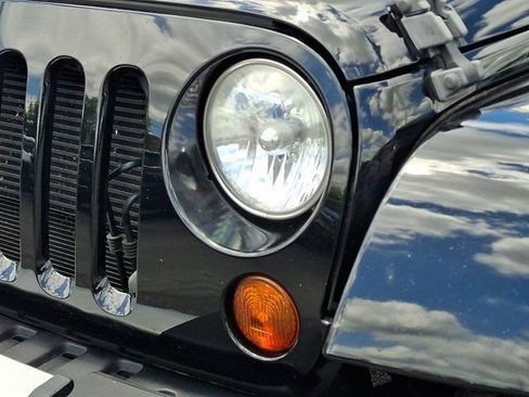 Used 2013 Jeep Wrangler Unlimited Sahara w/ Trailer Tow Group AWD/4WD image 13