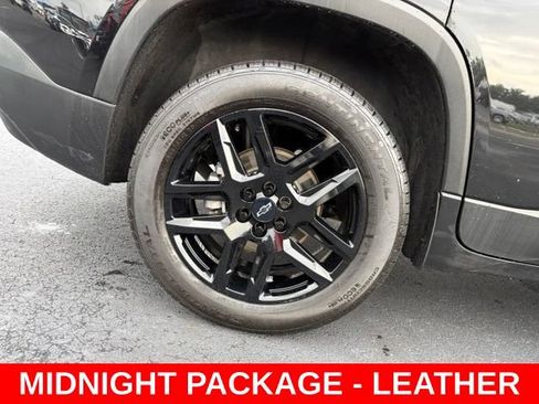 Used 2022 Chevrolet Traverse LT w/ LPO, Blackout Package FWD image 7