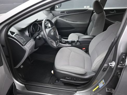 Used 2013 Hyundai Sonata GLS w/ Popular Equipment Pkg FWD image 9