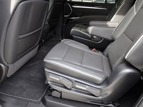 Used 2026 Cadillac Escalade ESV Sport w/ Touring Package image 17