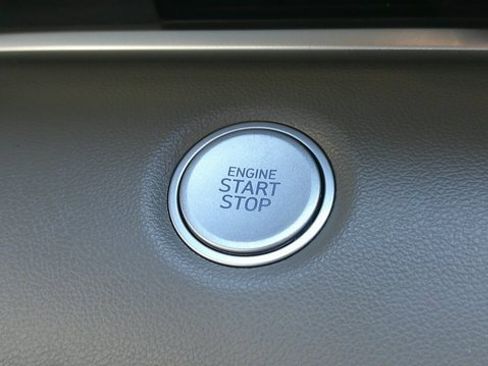 Certified 2021 Hyundai Elantra SEL w/ Convenience + Premium Package image 13