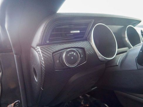 Used 2019 Ford Mustang Convertible RWD image 15
