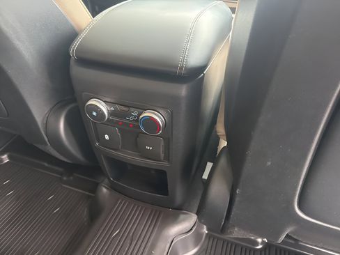 Used 2020 Ford Explorer XLT w/ Equipment Group 202A image 16