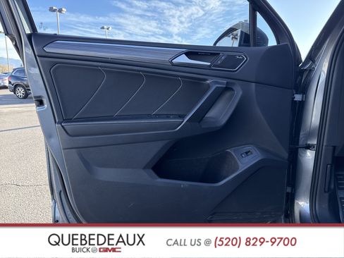 Used 2022 Volkswagen Tiguan SEL R-Line image 9