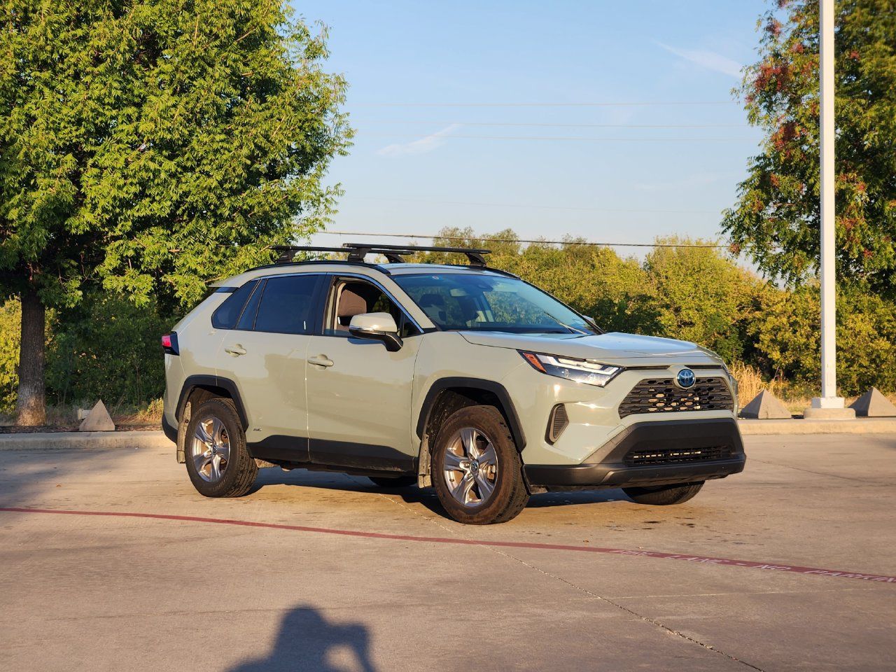 Used 2023 Toyota RAV4 XLE w/ Convenience Package AWD/4WD image 1