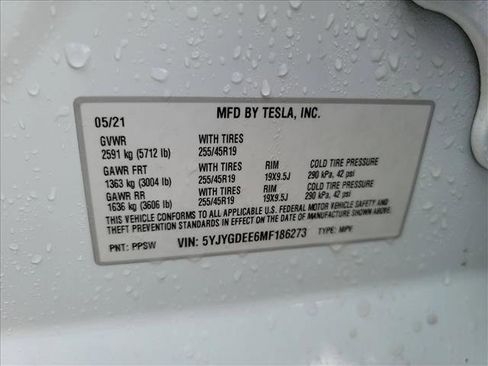 Used 2021 Tesla Model Y Long Range AWD/4WD image 22
