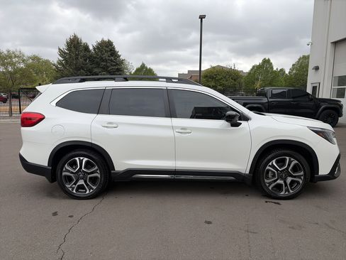 Used 2024 Subaru Ascent Limited w/ Technology Package AWD/4WD image 4