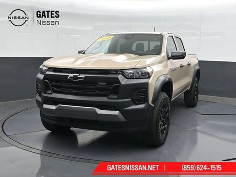 Used 2024 Chevrolet Colorado Trail Boss w/ Advanced Trailering Package AWD/4WD image 5