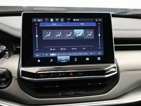 Used 2026 Jeep Compass Limited image 18