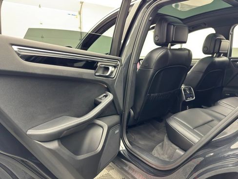 Used 2022 Porsche Macan S AWD/4WD image 42