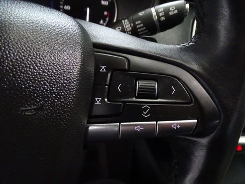 Certified 2023 Cadillac XT4 Luxury w/ Cold Weather Package image 8