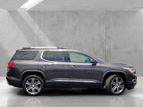 Used 2018 GMC Acadia Denali w/ Technology Package FWD image 4