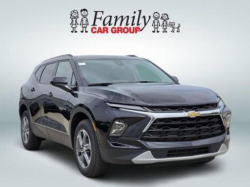 Used 2023 Chevrolet Blazer LT w/ Convenience Package FWD image 2