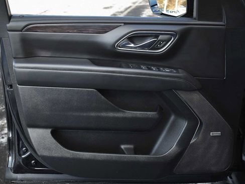 Used 2024 Chevrolet Tahoe Z71 w/ Luxury Package image 26