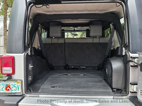 Used 2008 Jeep Wrangler Unlimited Sahara w/ Dual Top Group image 12