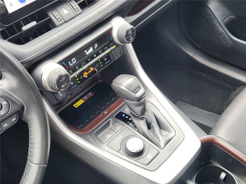Used 2024 Toyota RAV4 Limited w/ Advanced Technology Package AWD/4WD image 16