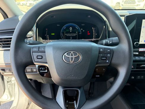 Used 2026 Toyota Camry LE FWD image 10