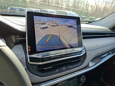 Certified 2022 Jeep Compass Latitude image 15