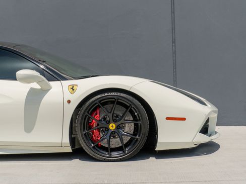Used 2018 Ferrari 488 GTB RWD image 36