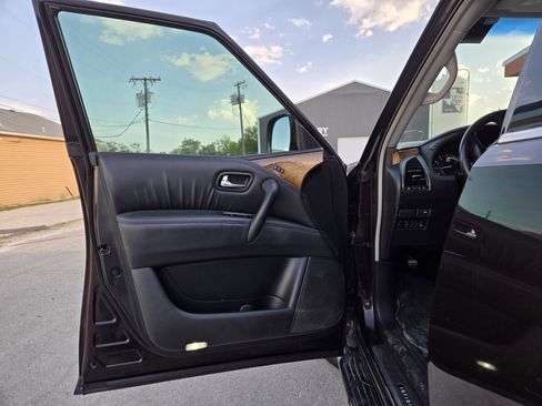 Used 2012 INFINITI QX56 2WD w/ Theater Pkg image 4