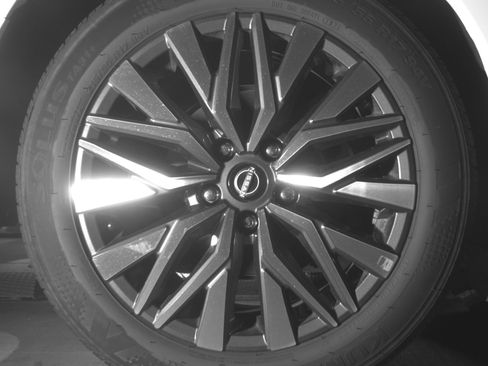 Used 2025 Nissan Altima 2.5 SV FWD image 15