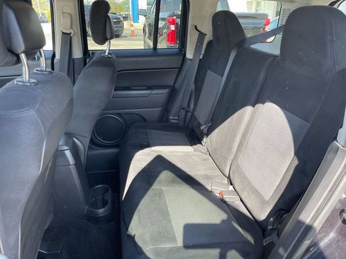 Used 2014 Jeep Patriot Latitude AWD/4WD image 20