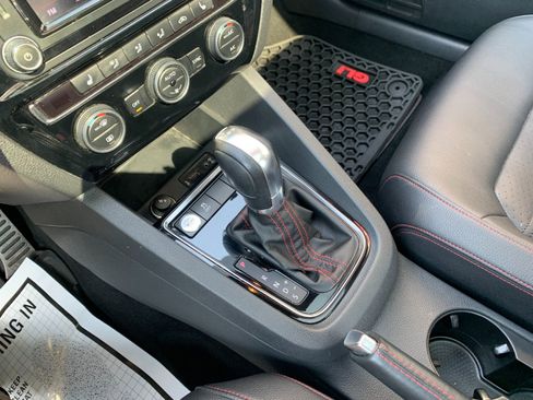 Used 2016 Volkswagen Jetta GLI SE FWD image 15