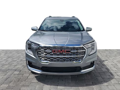 Used 2024 GMC Terrain Denali w/ Denali Premium Package AWD/4WD image 2