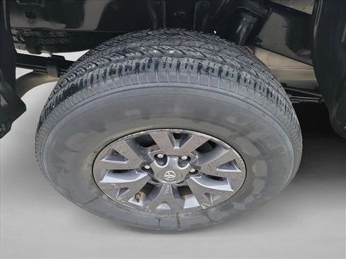 Used 2020 Toyota Tacoma SR5 image 11