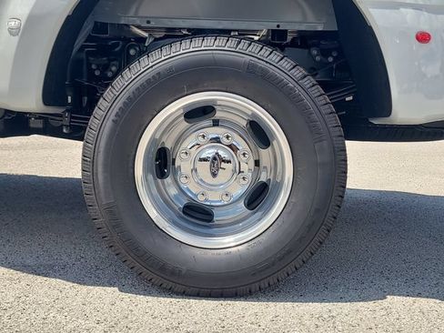 New 2026 Ford F350 Platinum w/ Platinum Plus Package AWD/4WD image 8