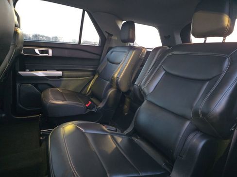 Used 2023 Ford Explorer XLT w/ Equipment Group 202A image 29