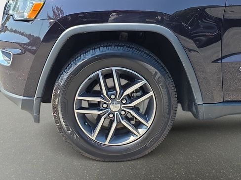 Used 2018 Jeep Grand Cherokee Limited AWD/4WD image 30