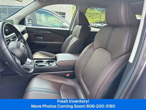 Used 2025 Honda Pilot Elite image 11