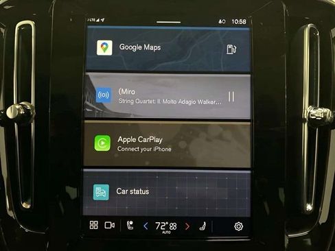 Used 2025 Volvo XC40 B5 Core image 9