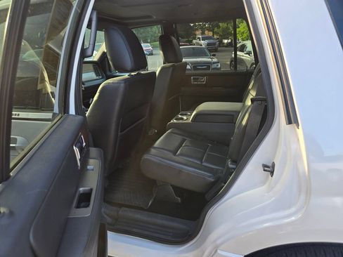 Used 2014 Lincoln Navigator 4WD image 11