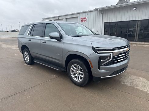Used 2025 Chevrolet Tahoe LT AWD/4WD image 7