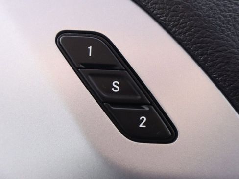 Used 2020 Chrysler Pacifica Touring-L w/ S Appearance Package image 27