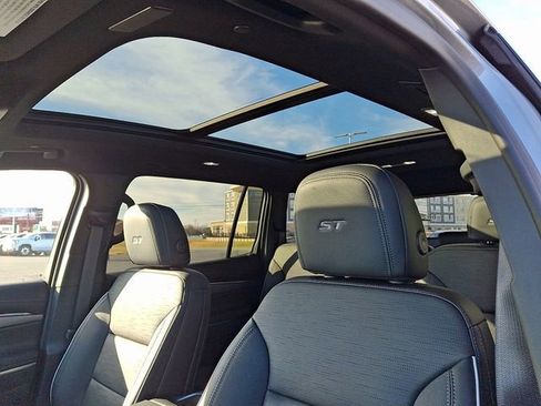 New 2026 Buick Enclave Sport Touring w/ Power Package image 11