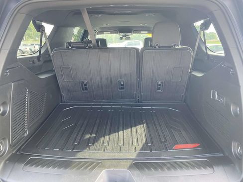 Used 2025 GMC Yukon XL Elevation AWD/4WD image 8