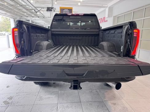 Certified 2024 GMC Sierra 2500 AT4 w/ AT4 Preferred Package AWD/4WD image 7